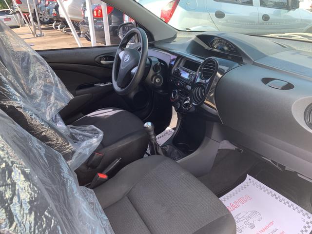 Etios 1.5 X Sedan 2014 - Foto 4