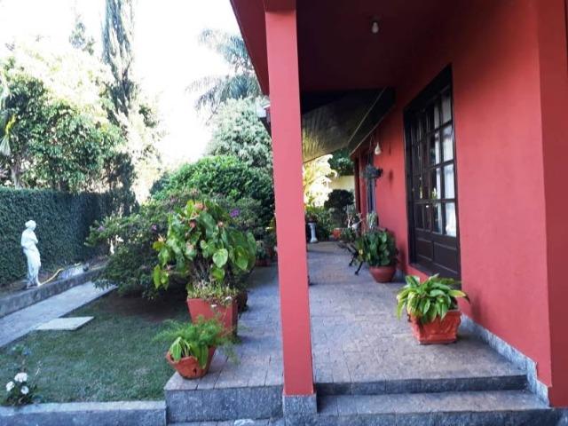 Sobrado estilo colonial com Amplo terreno para quem quer morar om Qualidade de vida - Foto 4