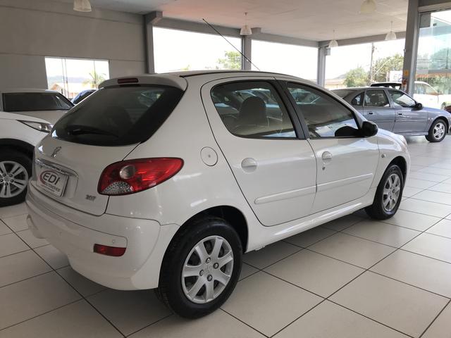 Peugeot 207 XR 1.4 Flex 2013 - Foto 4