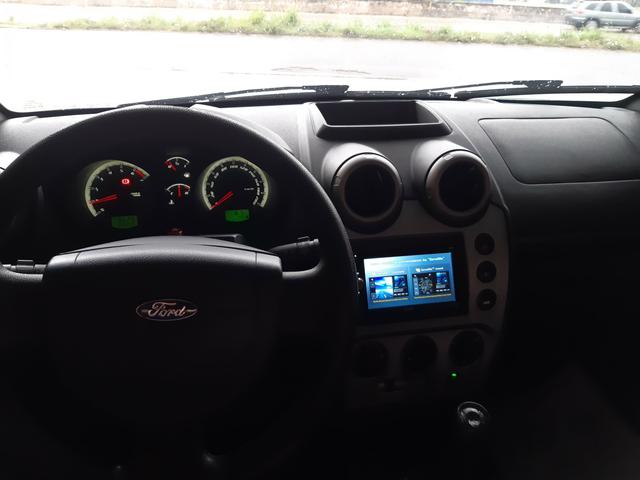 Fiesta Class 1.6 Sedan 2012 - Foto 5