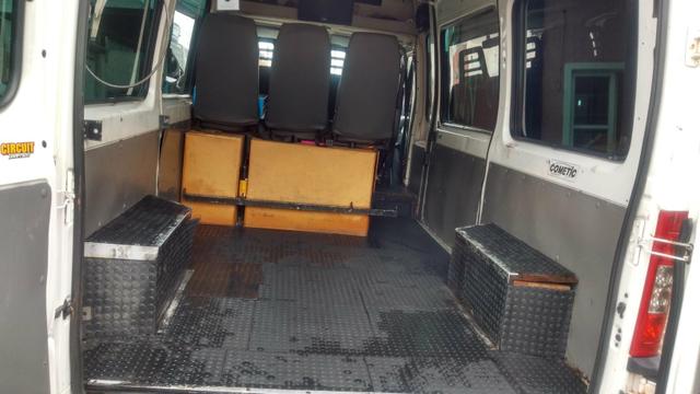 Vendo van furgão!!! - Foto 5