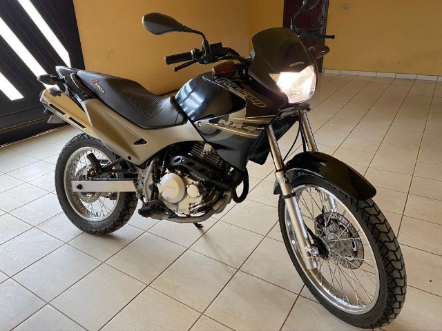 FALCON NX 400 2008 PRETA