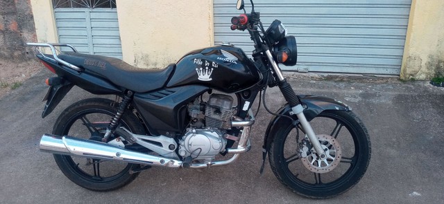 FAM 125 COM ASSESSORIOS DA TITAN 150