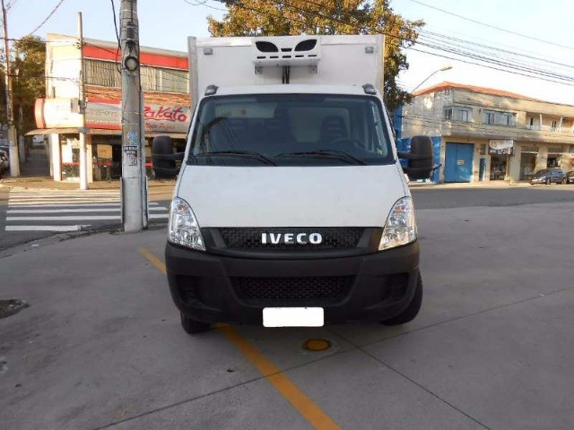 IVECO REFRIGERADA 2013