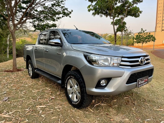 TOYOTA HILUX SRV AUT 2017