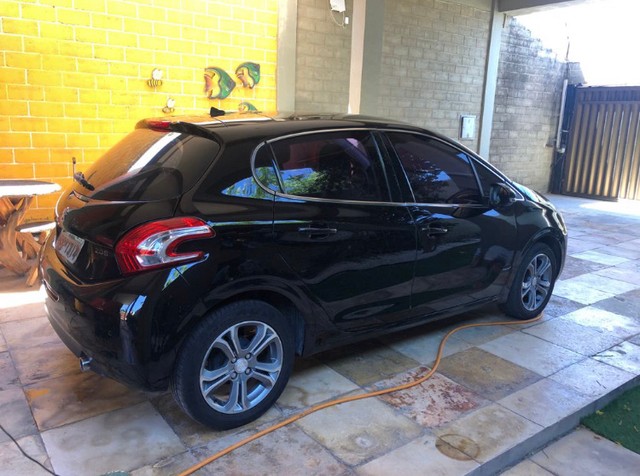 PEUGEOT 208 GRIFFE AUT 2014