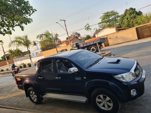 HILUX 2010