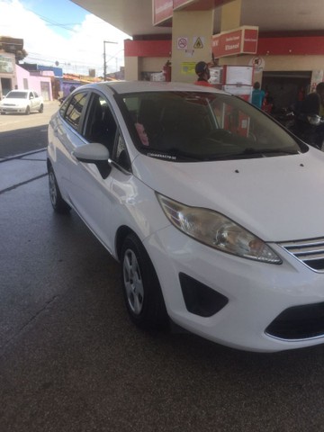 VENDO FIESTA-SE COMPLETO VENDO OU TROCO