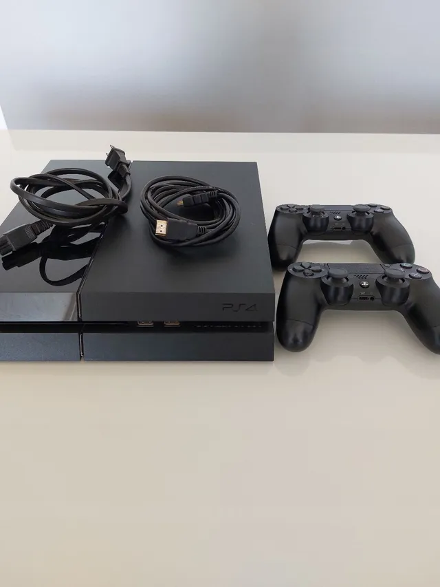 Sony Consola PS4 Pro 1TB + FIFA 21 Edição Real Madrid