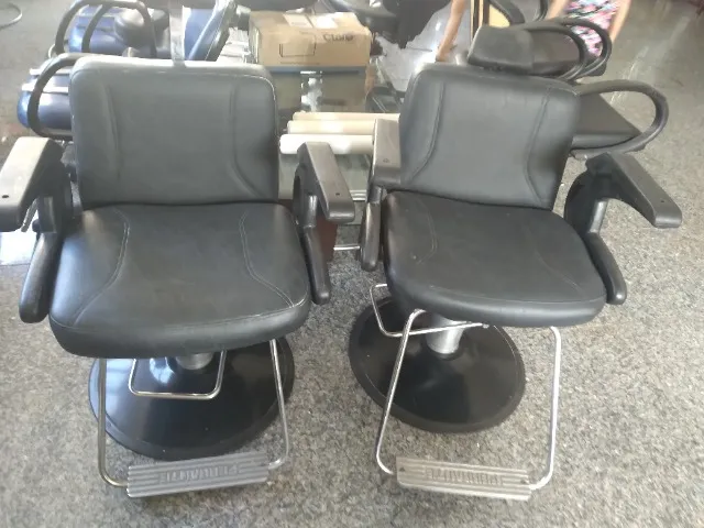 El Hombre - Barber Shop - Cadeira de Barbeiro de 1940 Ferrante ela está no  valor de 2.800 pode ser parcelado no cartão em até 6x. Contato: 999427755