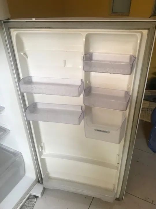 Geladeira em ótimo estado de conservação ,540 litro ,espaçosa no congelador  - Foto 4