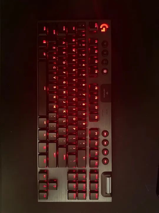 Teclado Mecânico Logitech G915 TKL Lightspeed Wireless (Tátil) RGB - Foto 2