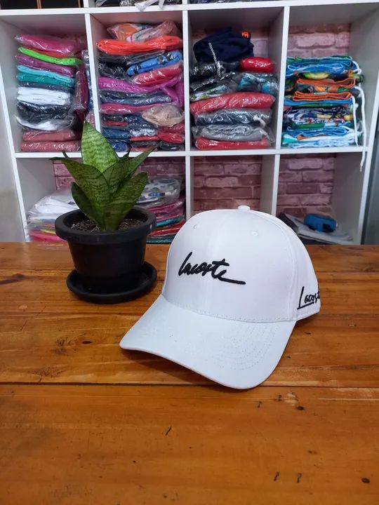 Bonés brancos várias marcas  - Foto 5