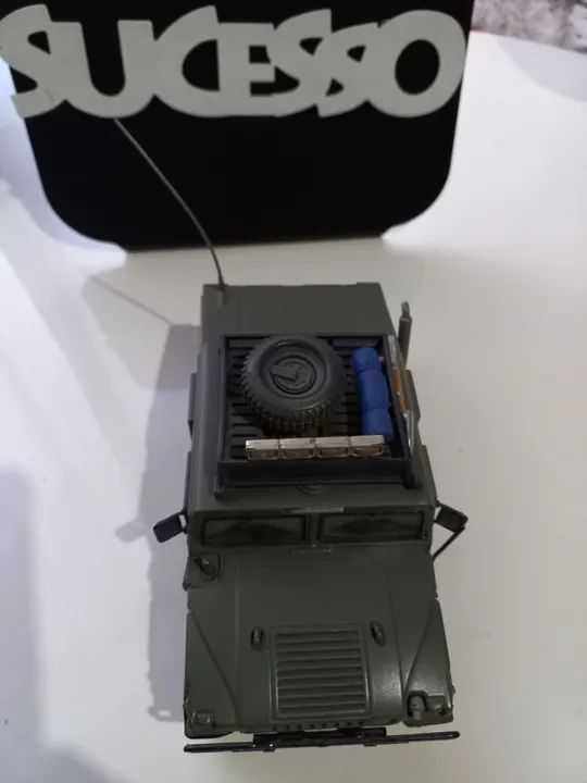 Carrinho de metal da maisto 1:27 Humvee - Foto 2