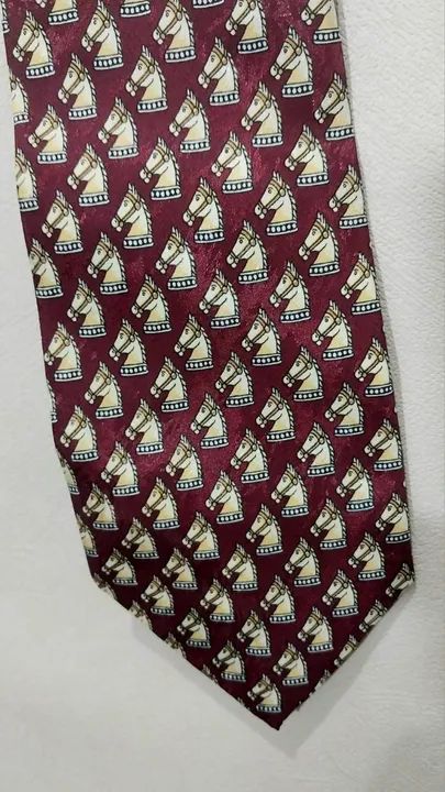 Gravata Vintage Cetim- marca "Canda" Made in Korea- 100 % poliester -Estampa Cavalos  - Foto 4