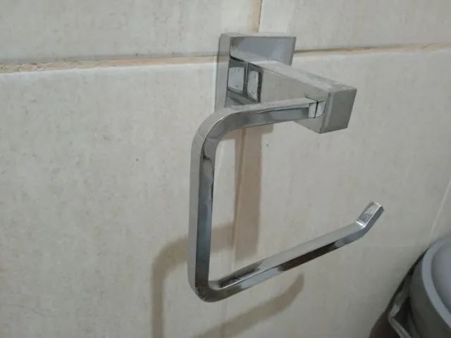 Suporte p/ papel higiênico em Aço / Inox Cinza 20 cm x 18 cm x 8 cm - Foto 2