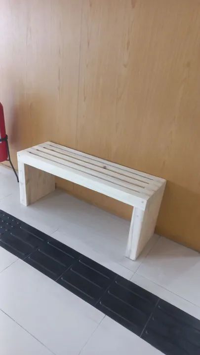Banco de madeira rústico. - Foto 2