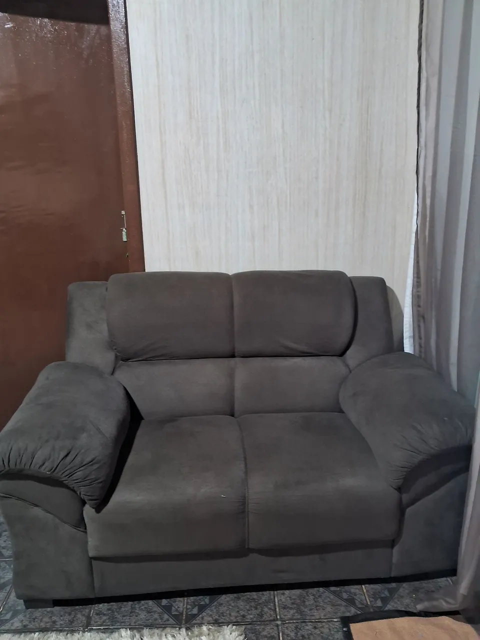 Poltrona Cinza Confortável