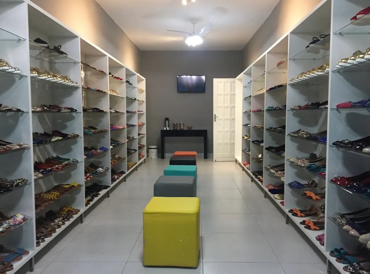 Móveis modulados com prateleiras de vidro - 14 blocos em MDF - Monte sua loja