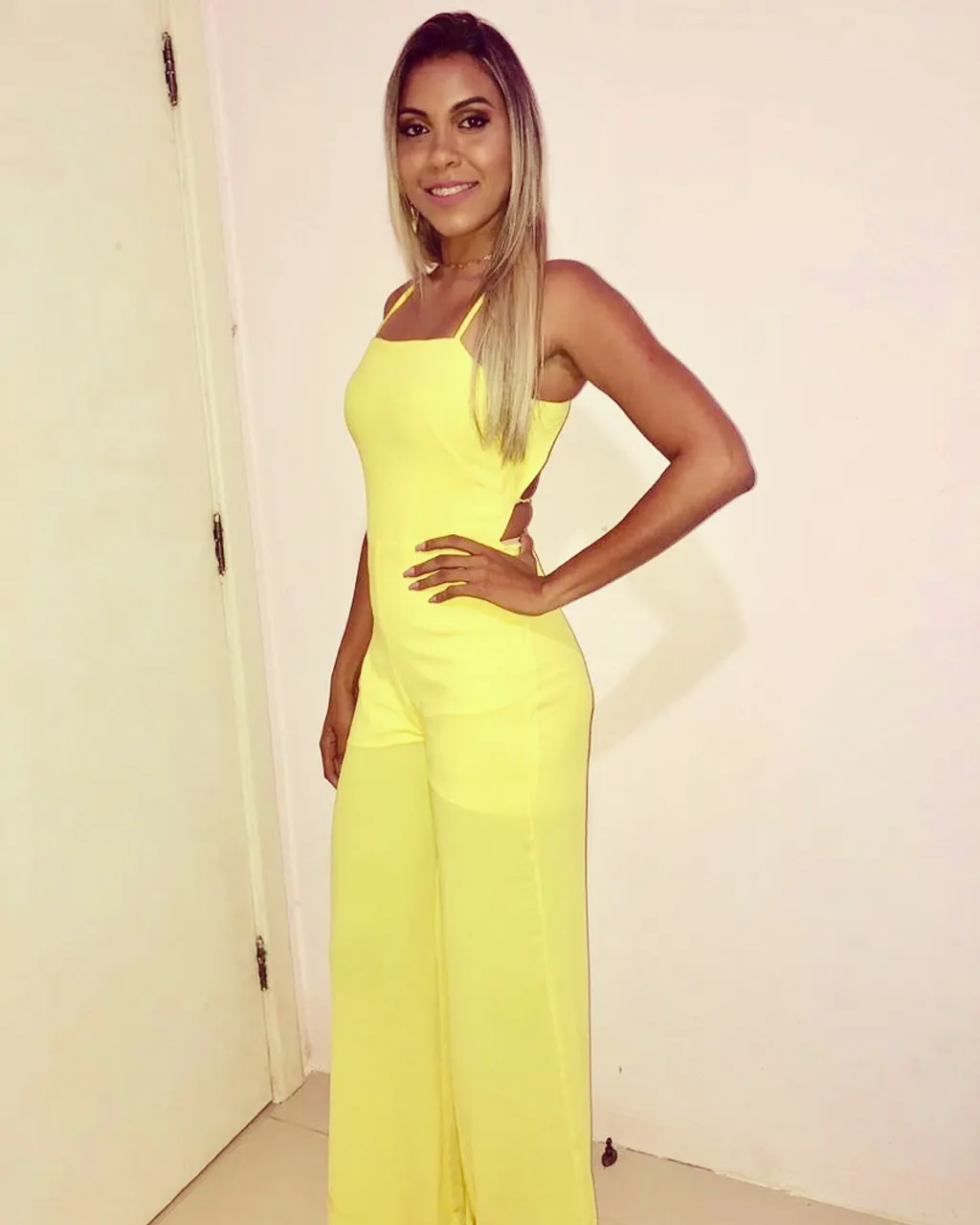 Macacão Amarelo Elegante