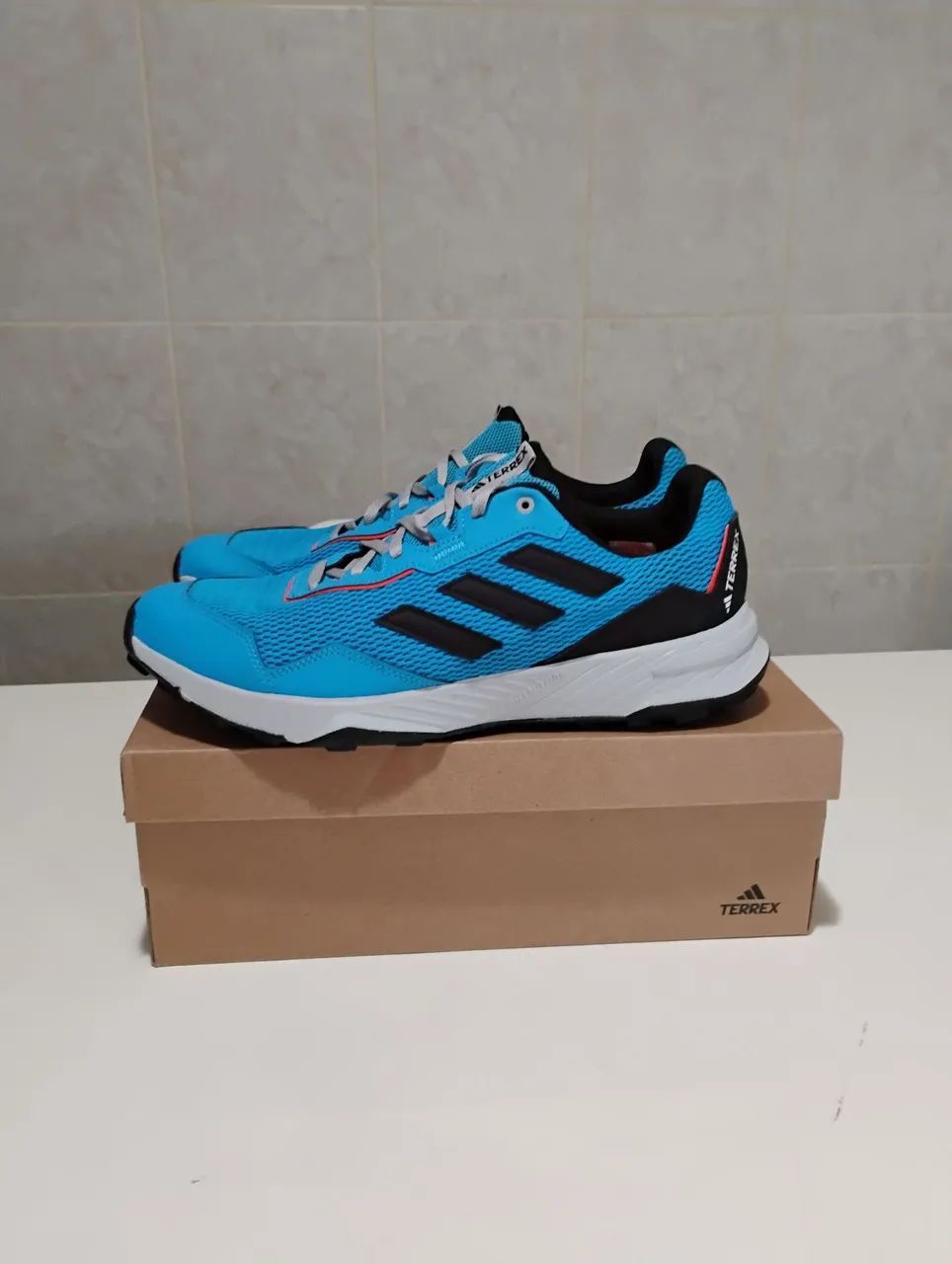 Tênis Adidas tracefinder