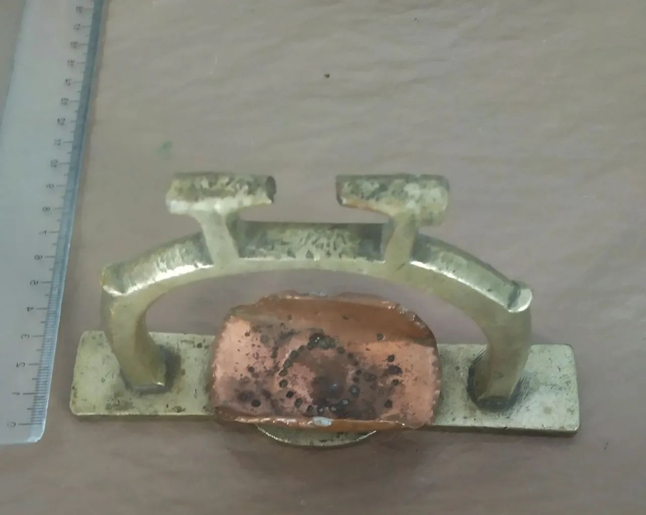 Estribo ou peça antiga bronze  - Foto 2