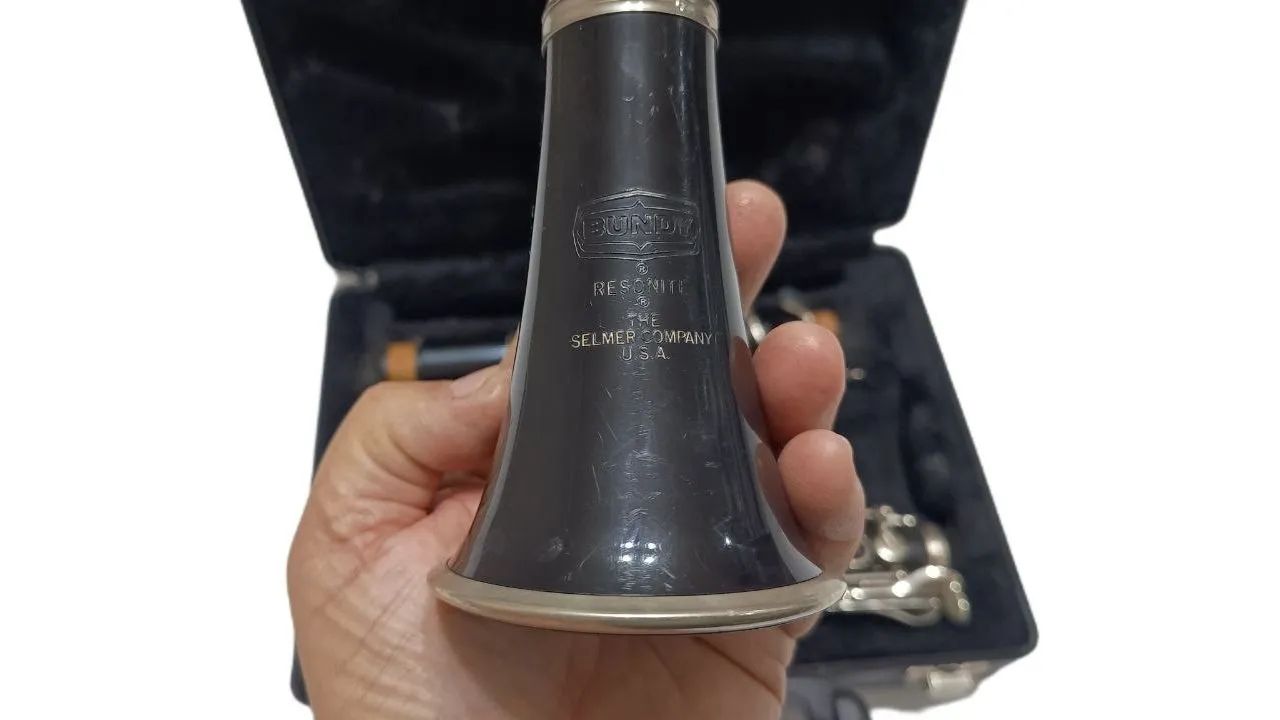 Clarinete Selmer Bundy Sib 17 chaves estojo original - Foto 3