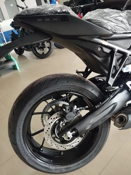 GSX 8S 800 2025 - Foto 2