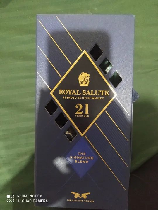 Vendo wisk Royal Salute novo original  - Foto 2