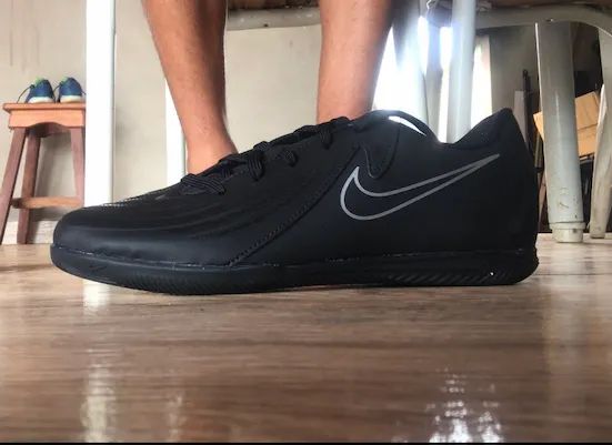 Chuteira Nike Phantom GX II Club futsal