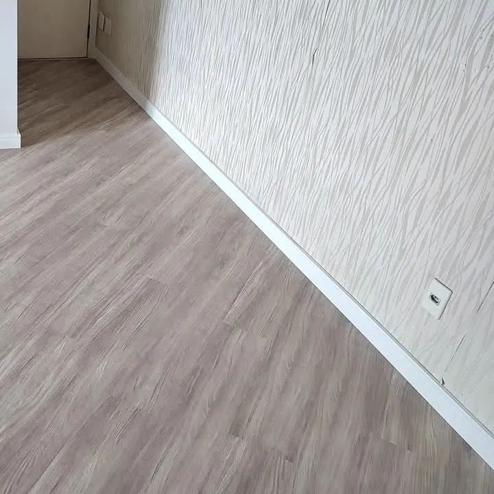 Piso vinilico,laminado  para comércio novo - Foto 5