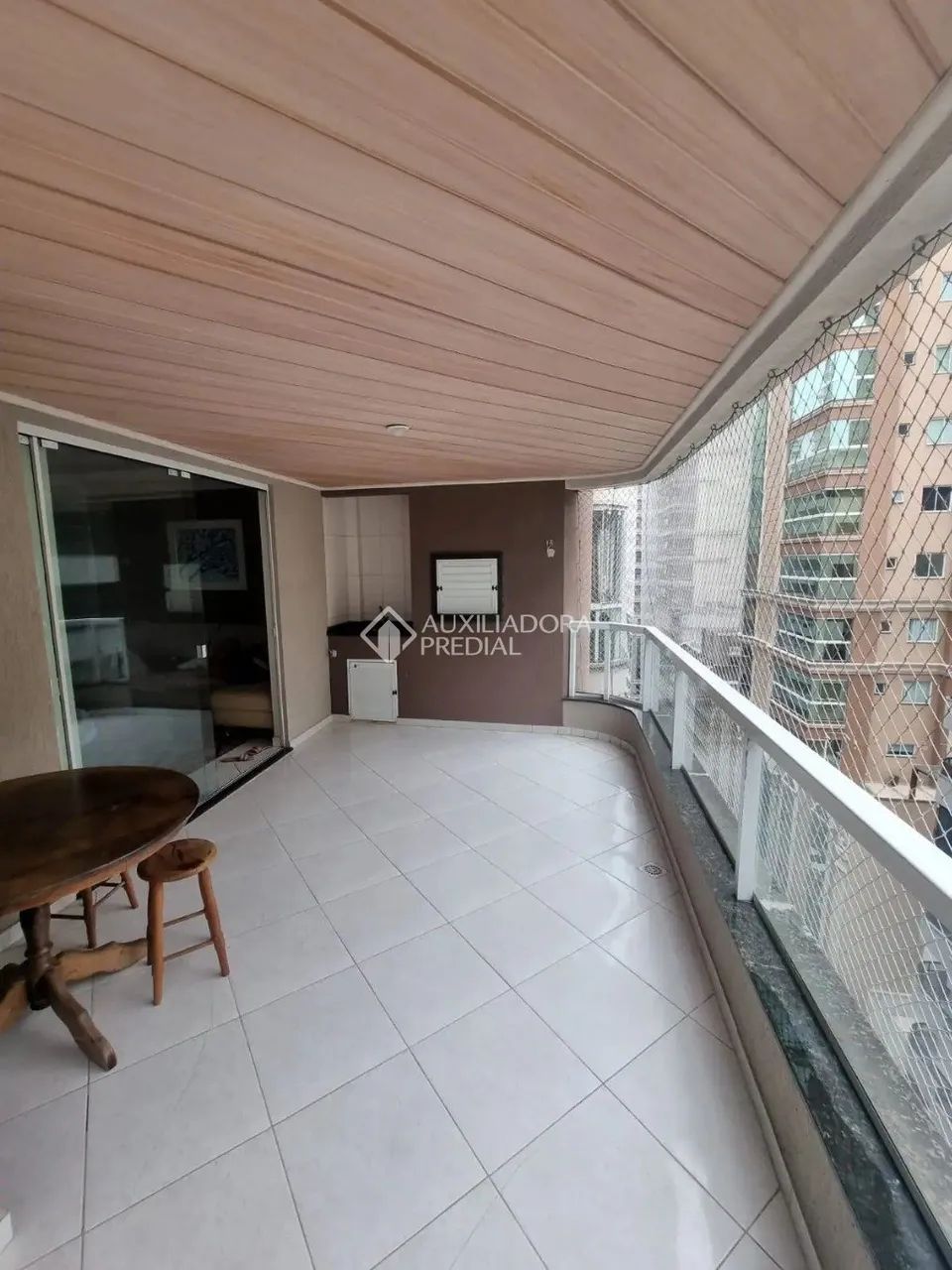 Apartamento à venda em Meia Praia, Itapema