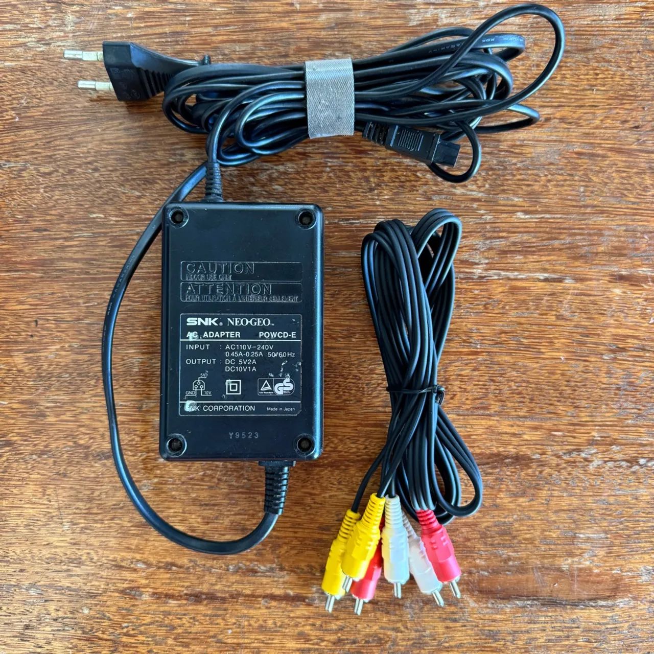 SNK Neo Geo CD + controle arcade + 2 jogos originais - Consoles de