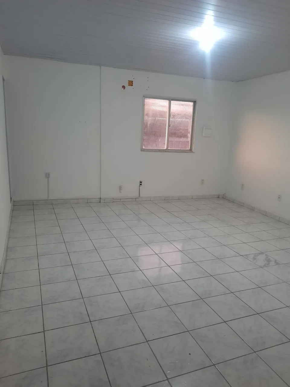 Sala para Locação no Centro de Lauro de Freitas-BA 