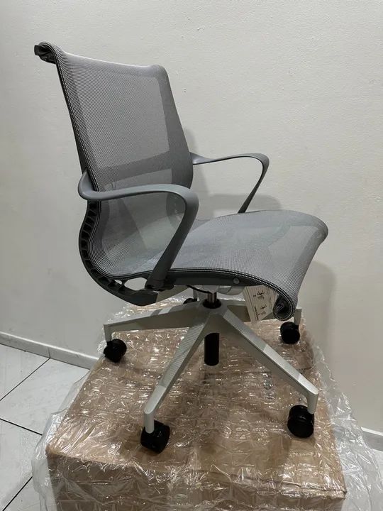 cadeira Herman miller setu platinada Entrego grátis sp capital  - Foto 6