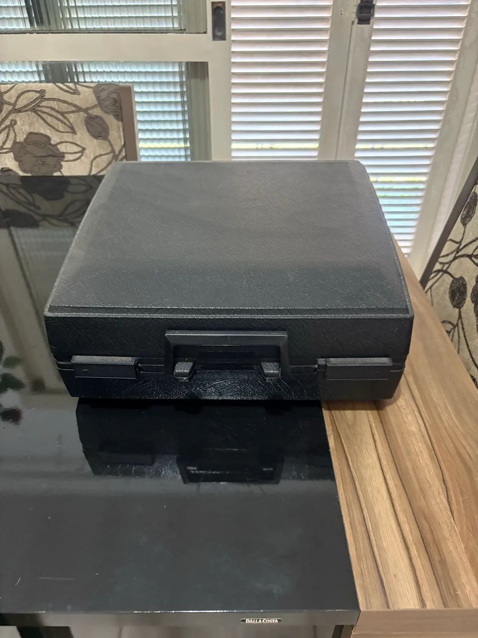 Máquina de datilografia Olivetti Dora - Foto 4