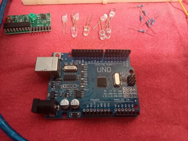 Arduino Usado Kit Arduino Uno R3 + Protoboard 830 + Componentes (Usado) - Periféricos ...