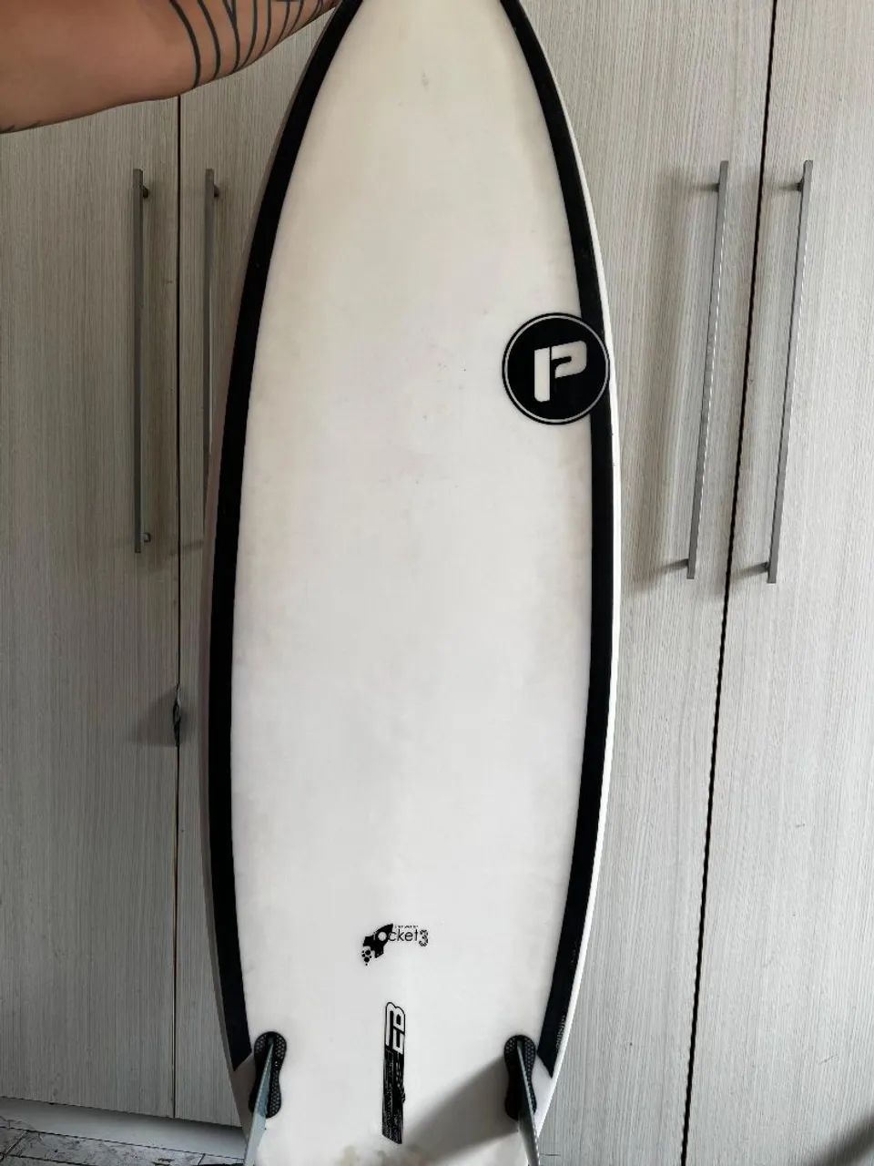 Prancha de surf em excelente estado aceito trocas. 