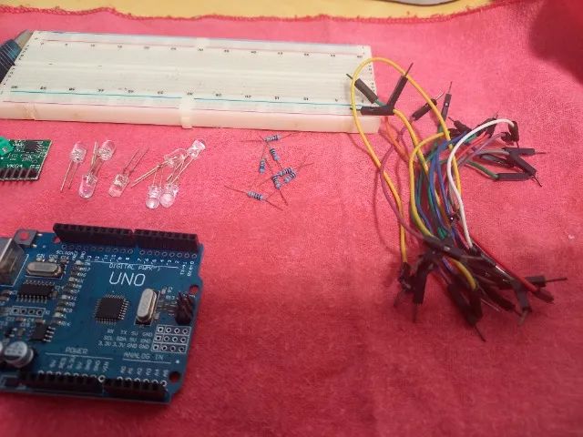 Arduino Usado Kit Arduino Uno R3 + Protoboard 830 + Componentes (Usado) - Periféricos ...