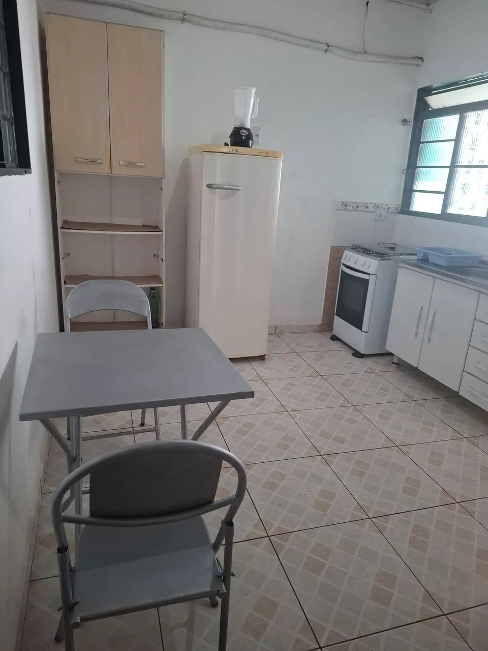 ALUGO KITNET MOBÍLIA COMPLETO R$900 PARA UMA PESSOA SEM ANIMAIS