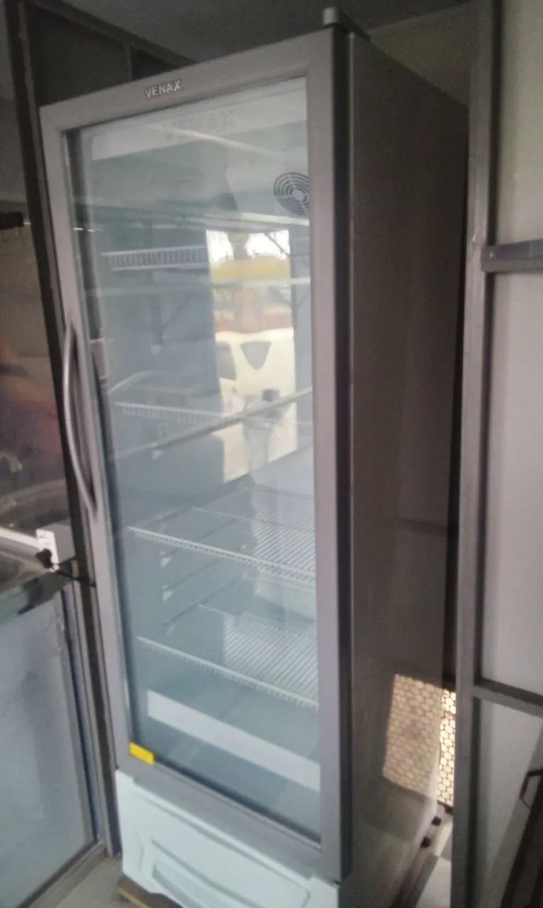 Geladeira expositora Venax 300 litros usada apenas 4 meses - Foto 3