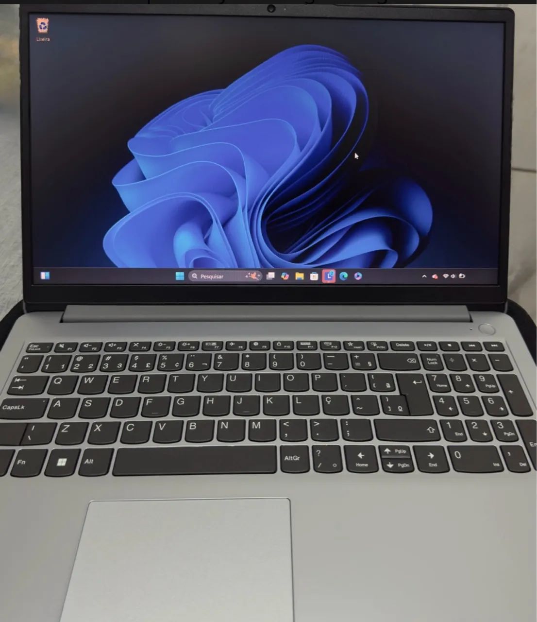 Lenovo Ideapad 1 Ryzen 3 4gb 256gb Ssd Windows 11 / 6 Meses (Usado)