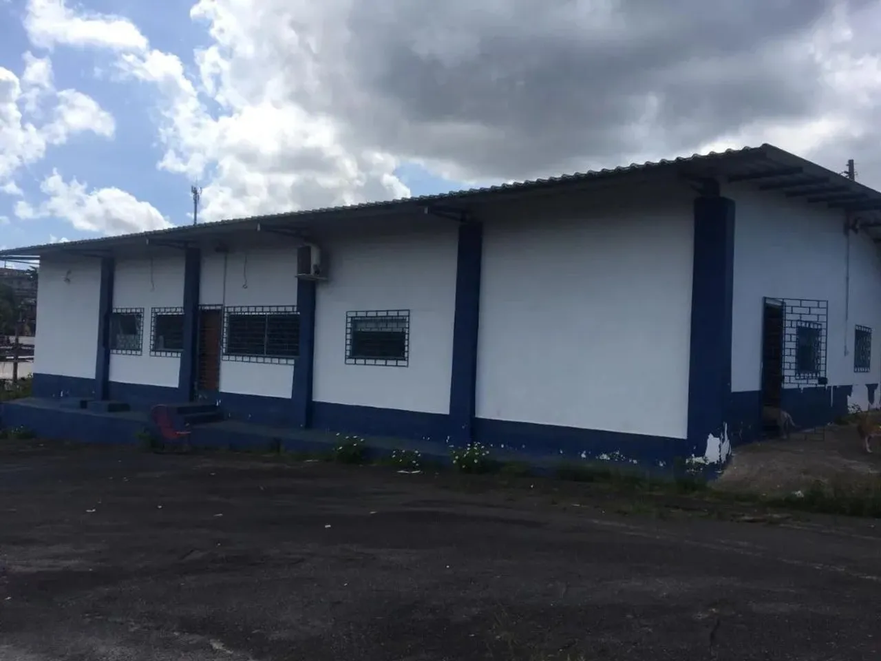 TERRENO COM PONTO COMERCIAL NA COMPENSA
