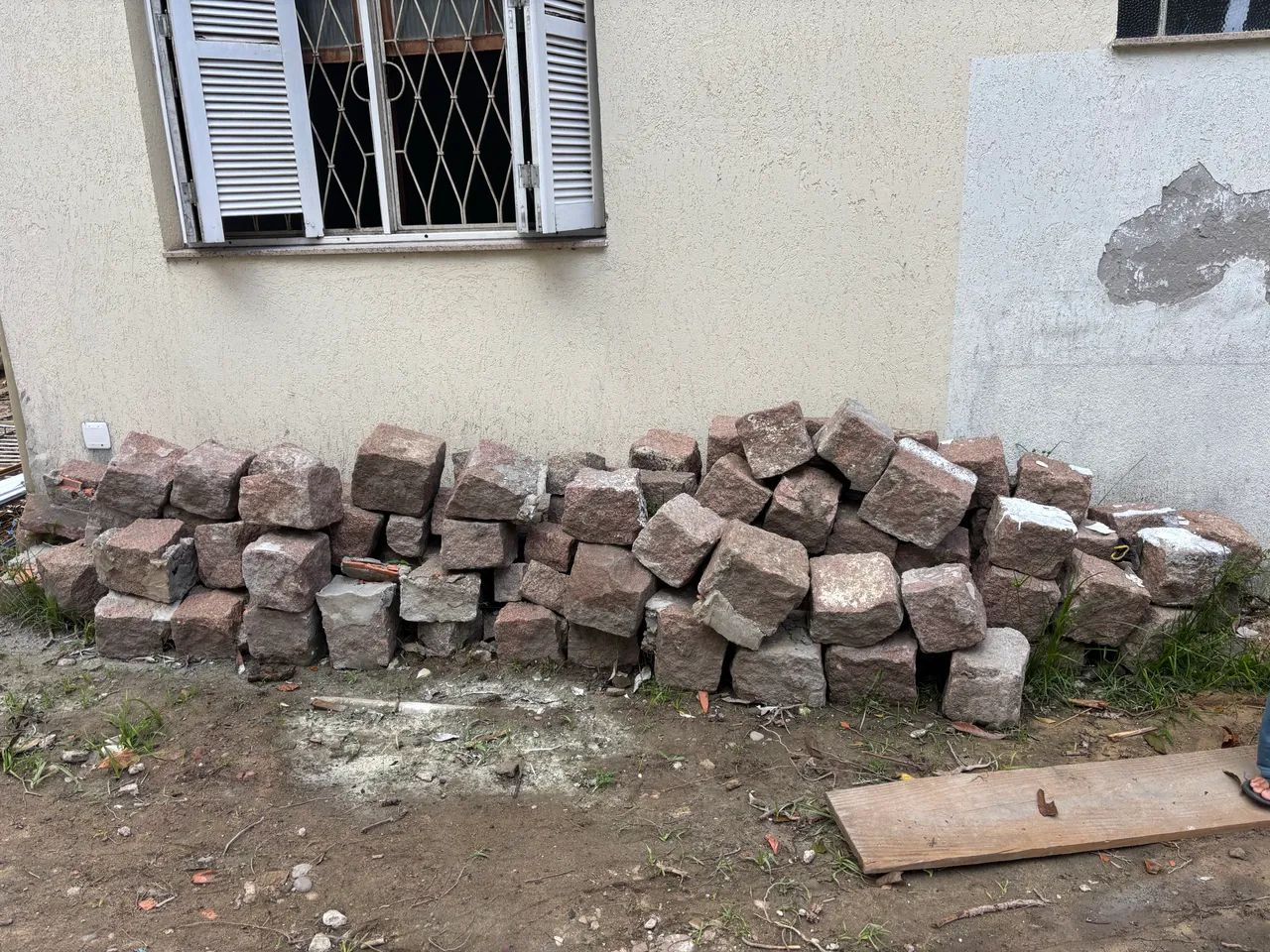 Pedras para fundação 65193315159939120