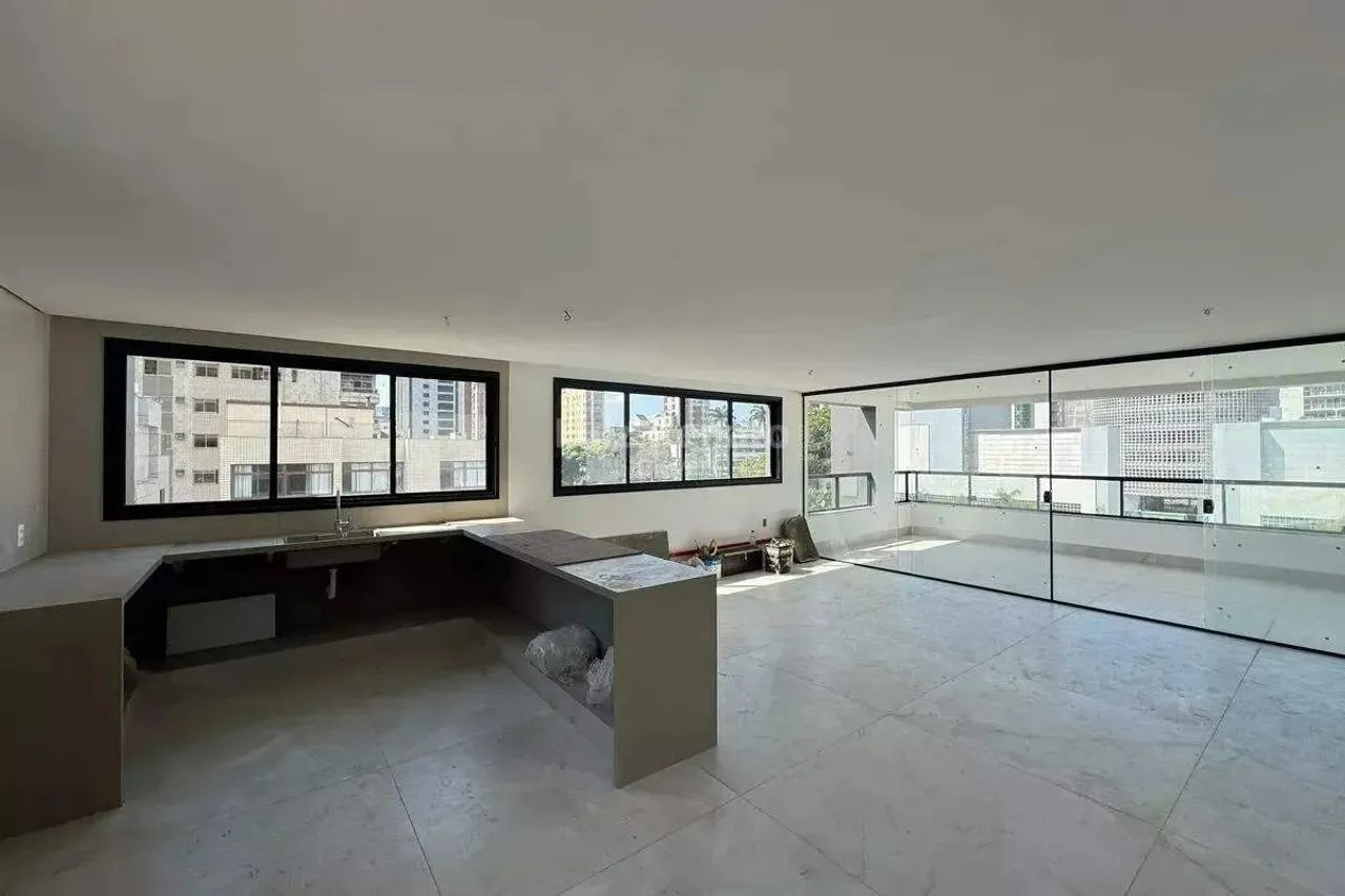 Apartamento à venda no bairro Lourdes