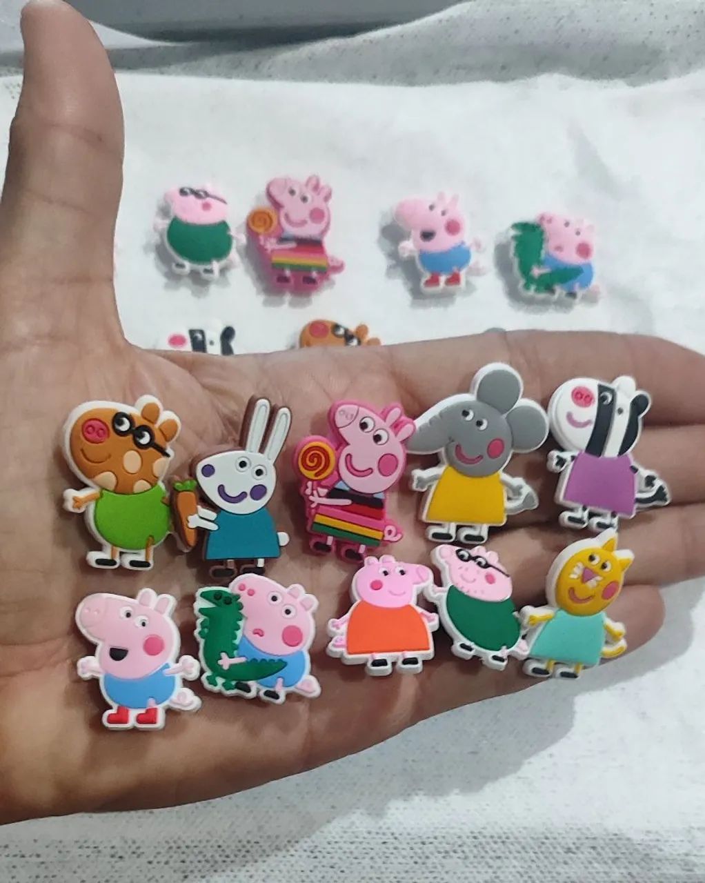 Kit 10 Enfeites para chinelos Peppa Pig