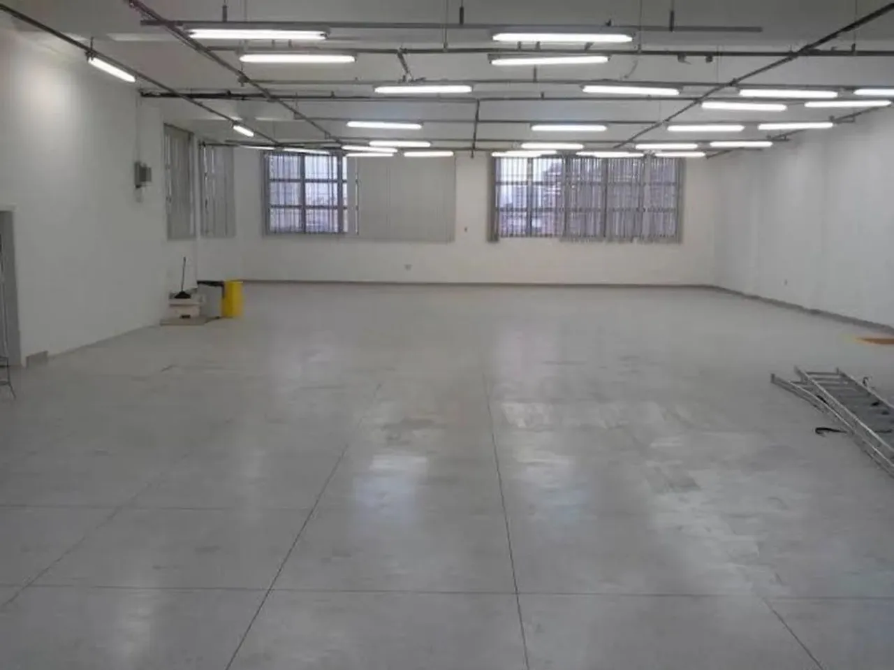Sala comercial em Avenida Conselheiro Carrão - Carrão - São Paulo/SP