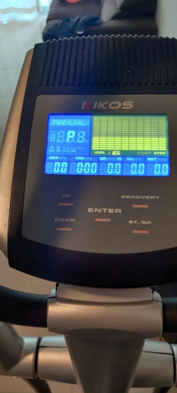 Elíptico Kikos 9200  Transforme Seus Treinos  - Foto 4