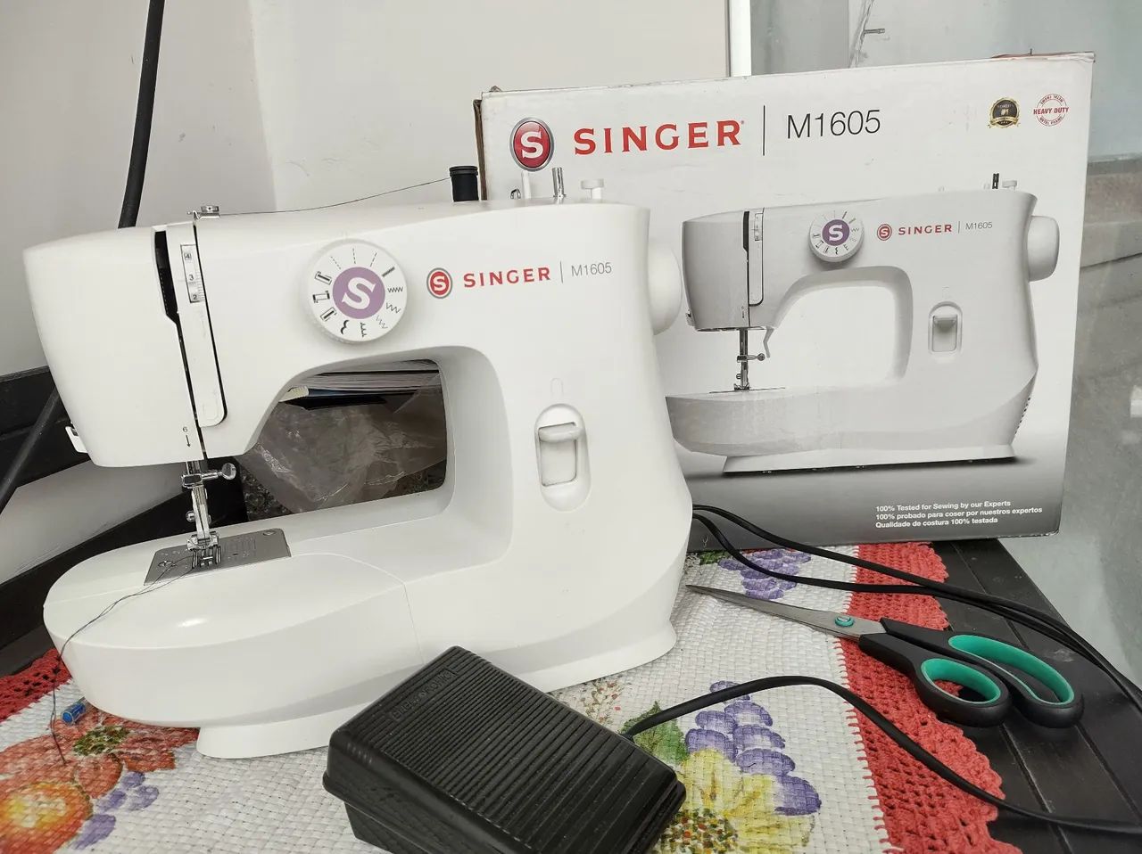 Máquina de Costura Singer M1605 - Foto 2