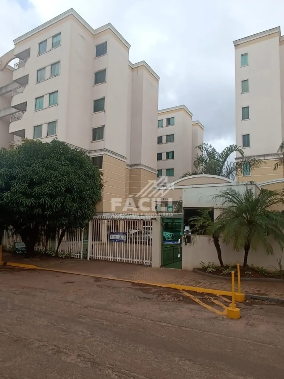 Vende-se Apartamento 2/4 sendo 1 Suíte no Residencial Califórnia